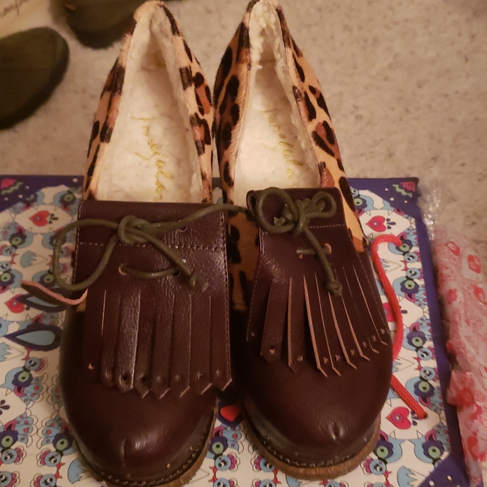 Dress shoes